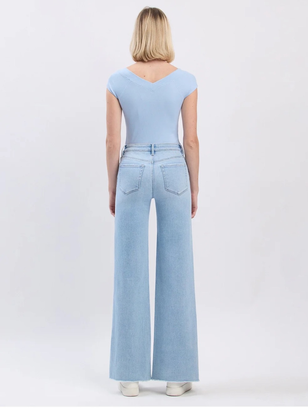 High-Rise Light Blue Wide-Leg Jeans for Women - Picture 4 of 7